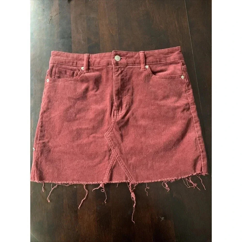 Forever 21 Los Angeles Women's Size 27 Burgundy Corduroy Mini Skirt Cut-Off Hem